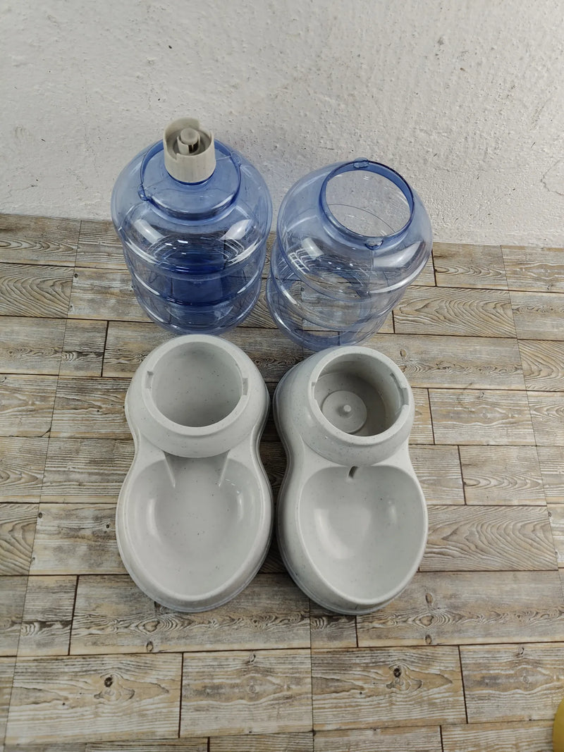 Bebedero y comedero para perros - AmazonBasics
