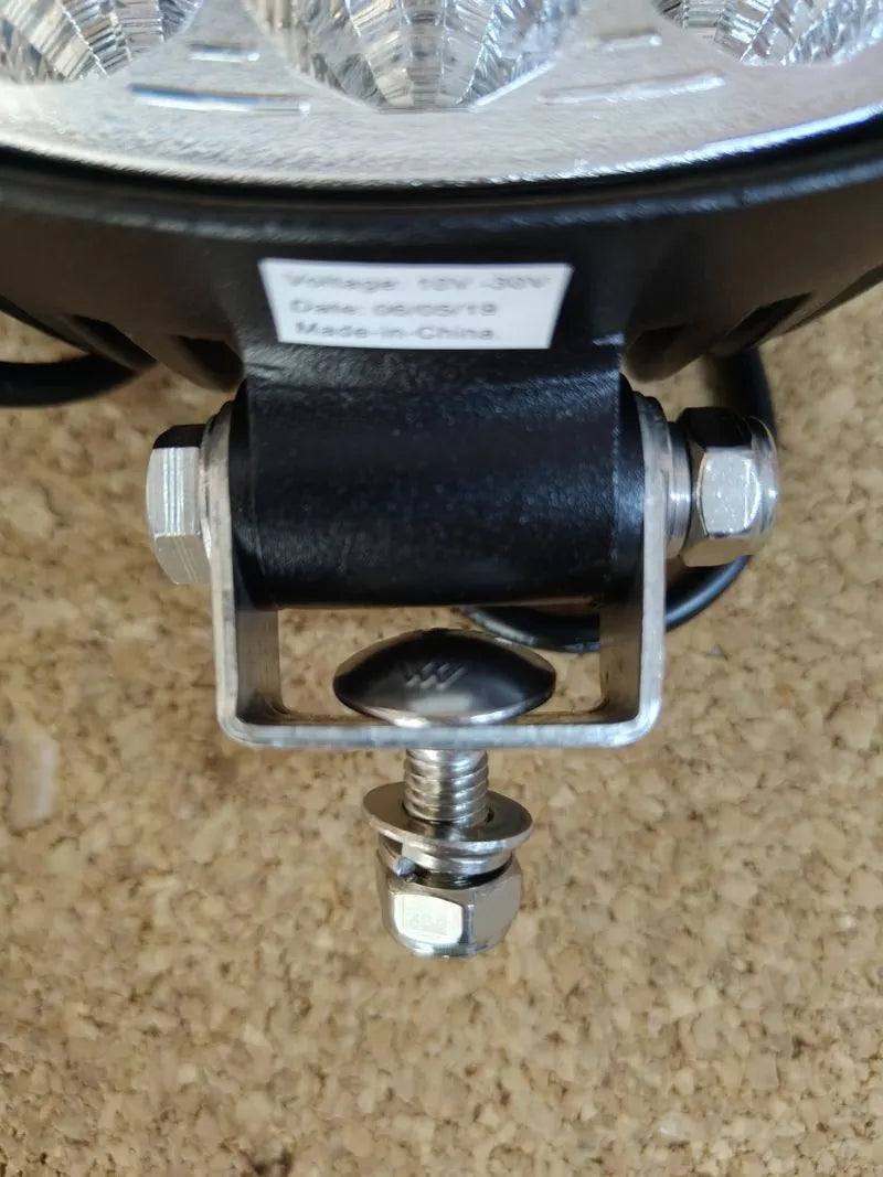 Faro de trabajo O1200 - 12V / 24V Hella Valuefit