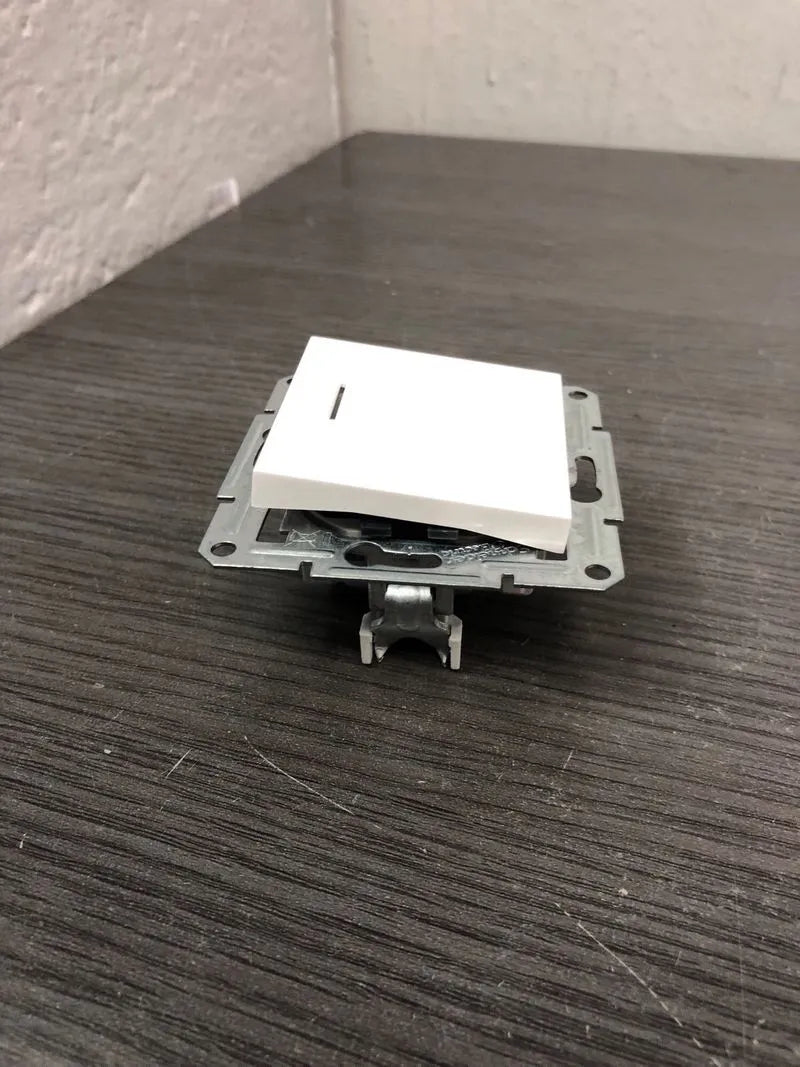 Mando empotrable blanco