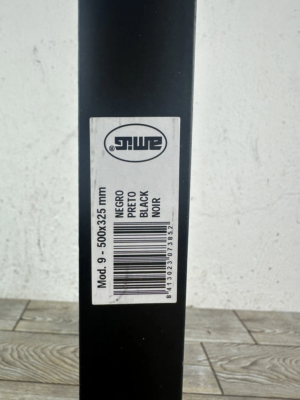 Escuadra para estantería de pared