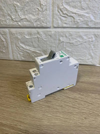 Schneider Electric R9PSC2 Resi9 Conmutador