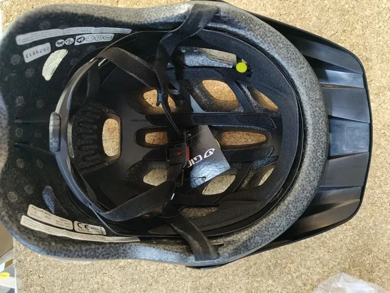 Casco bicicleta giro