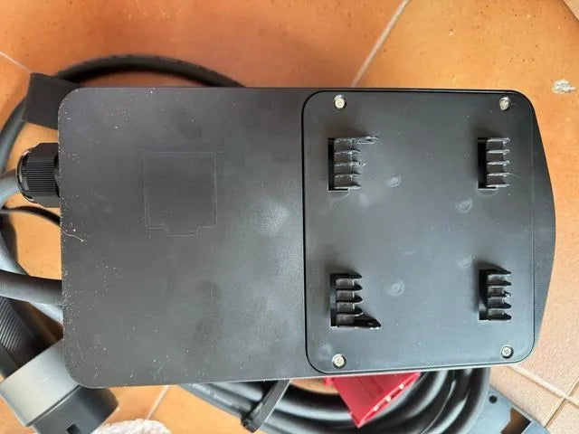 Estación de carga automóvil eléctrico Tera