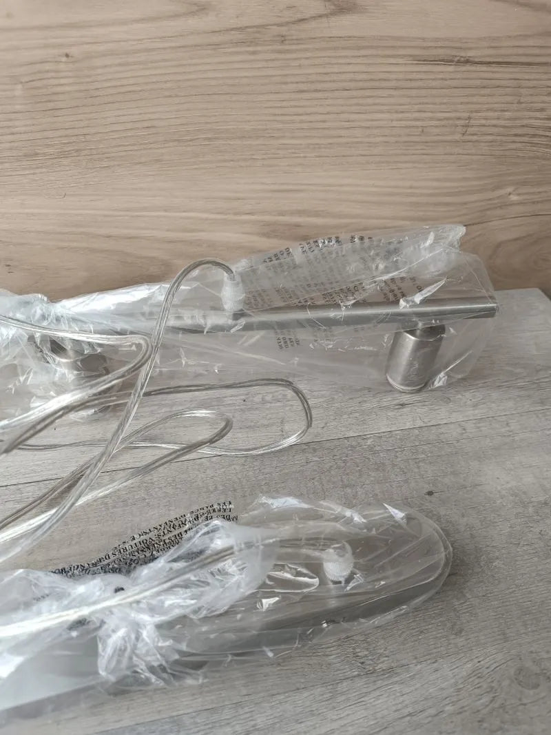 Luz colgante, de 3 x E14-40W, ajustable en altura