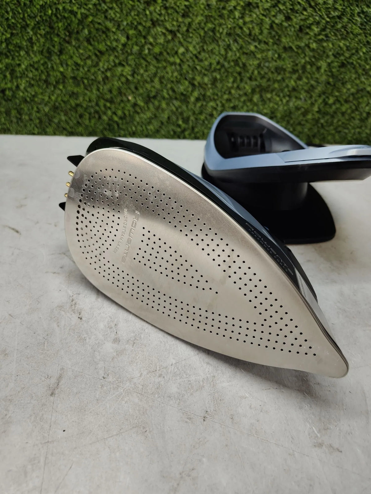 Plancha a vapor sin cable - Rowenta