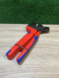 Sistema Master de alicates de engarzado con perfiles intercambiables Knipex