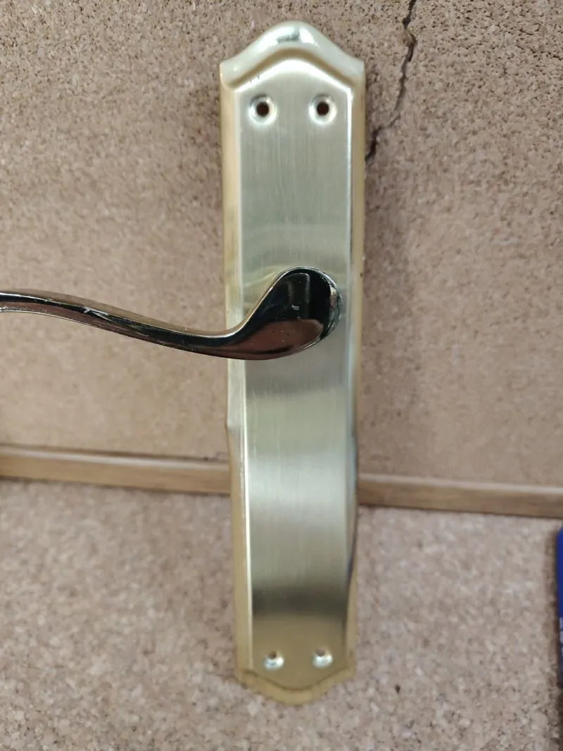 Juego de Manillas con Placa para puerta