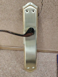 Juego de Manillas con Placa para puerta