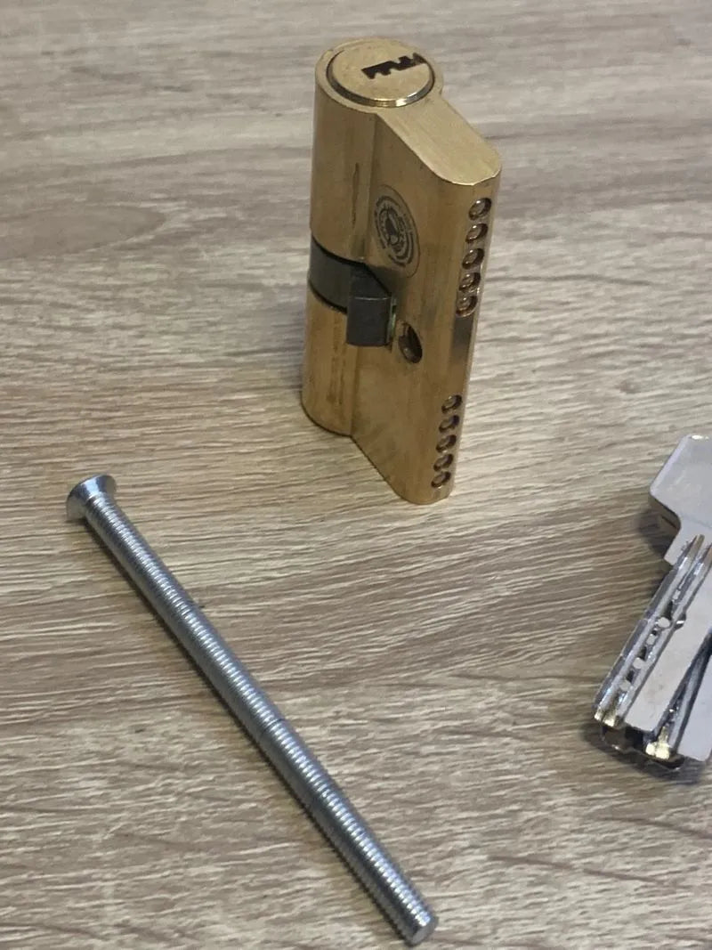 Bombillo de cerradura de latón BGS Diy 8091