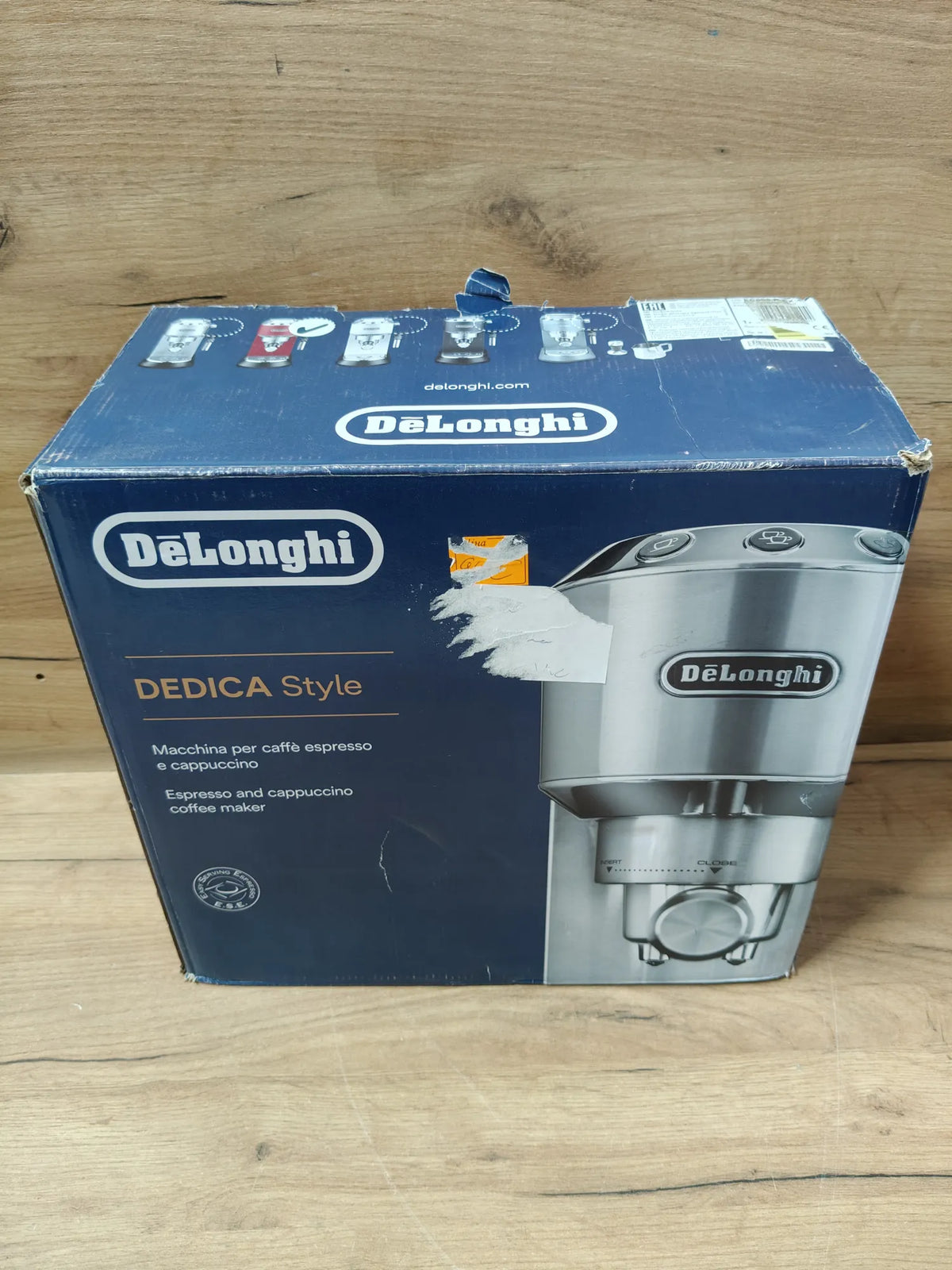 Cafetera de Bomba de Acero Inoxidable - DE'LONGHI DEDICA