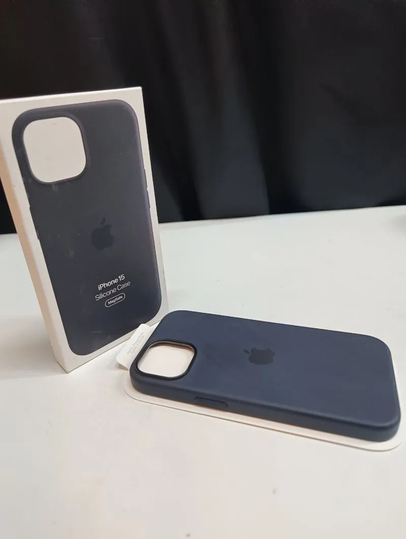 Funda de iPhone 15 negro