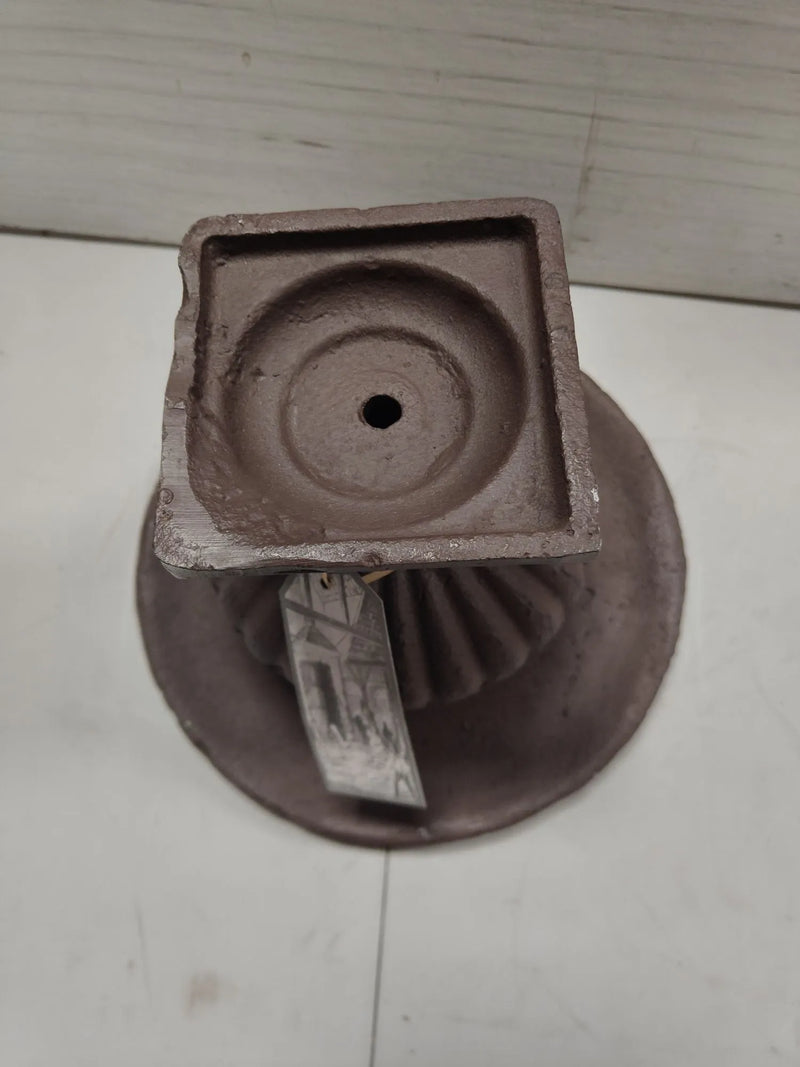 Maceta de diseño de hierro