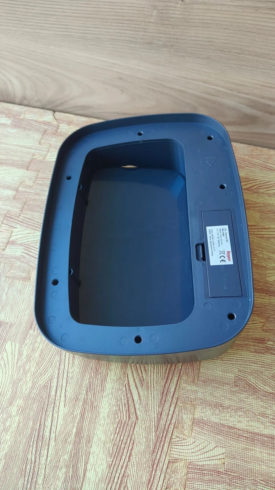 Cubo de Basura Automático con Sensor de Apertura