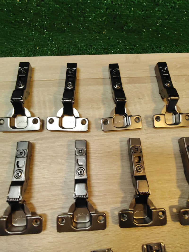 Kit de bisagra recta X91 con cierre suave y suplemento Emuca
