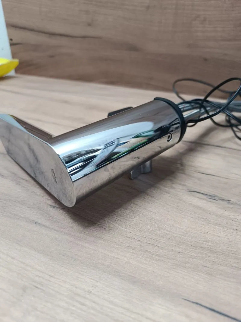 Grifo de lavabo electrónico 1-2" tamaño M