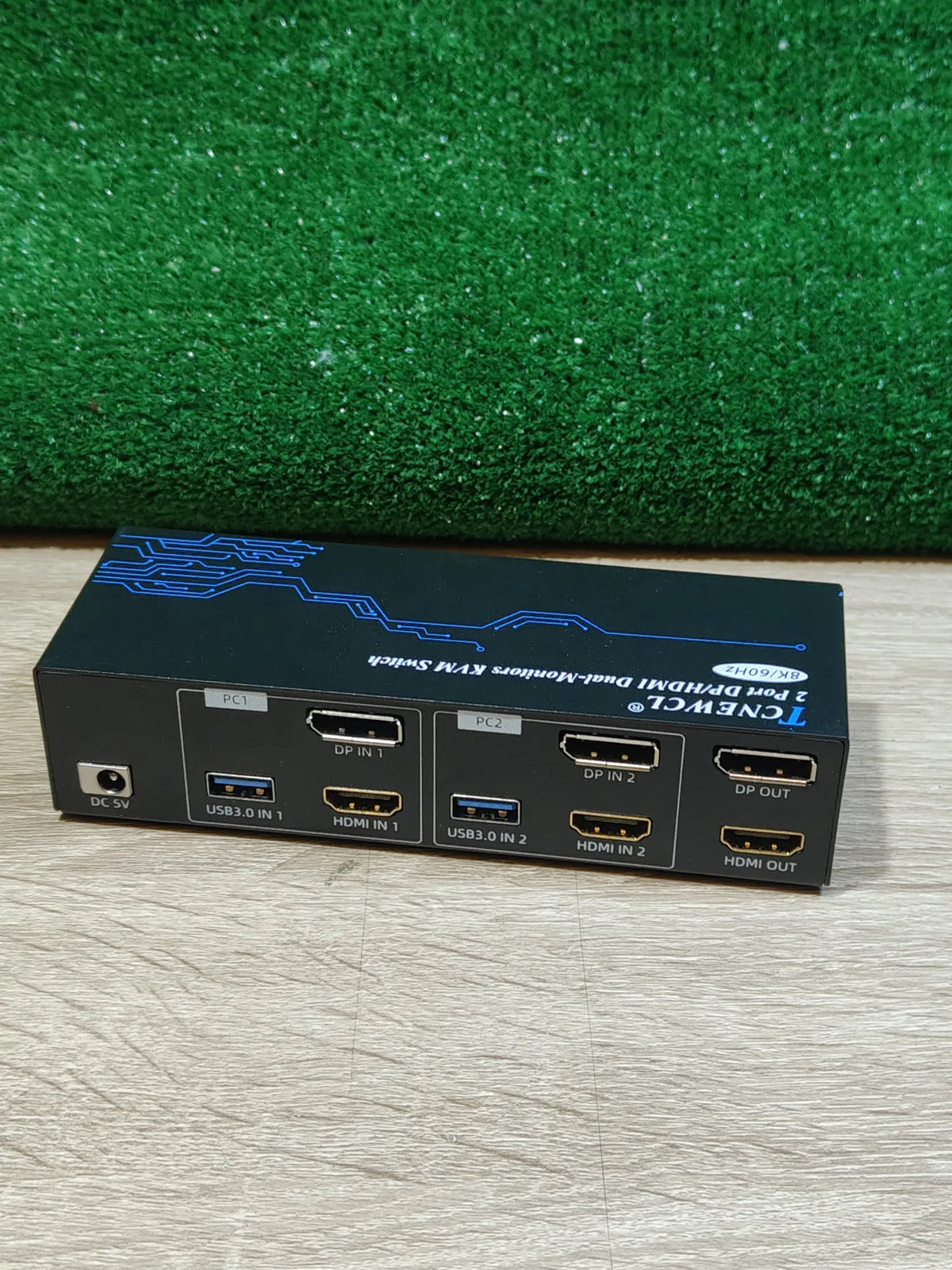 DisplayPort KVM Switch 4 Puertos TCNEWCL