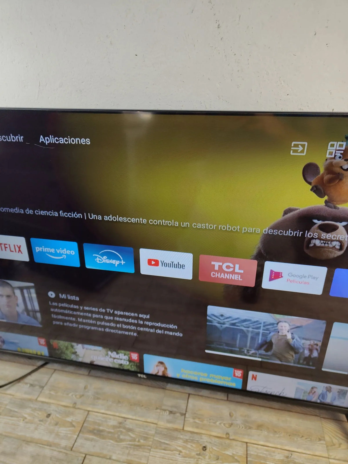 Televisión Smart TV 40" - TCL