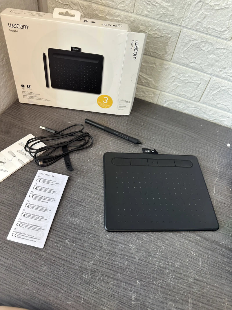 Tableta Gráfica Wacom Intuos Small con Lápiz Negro