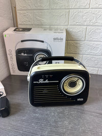 Radio con asa vintage