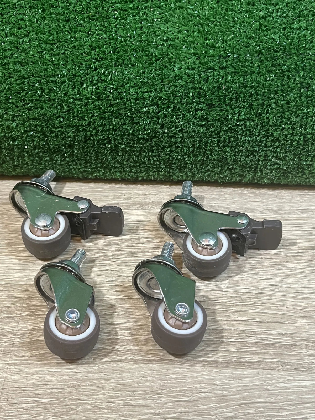 Ruedas giratorias para muebles