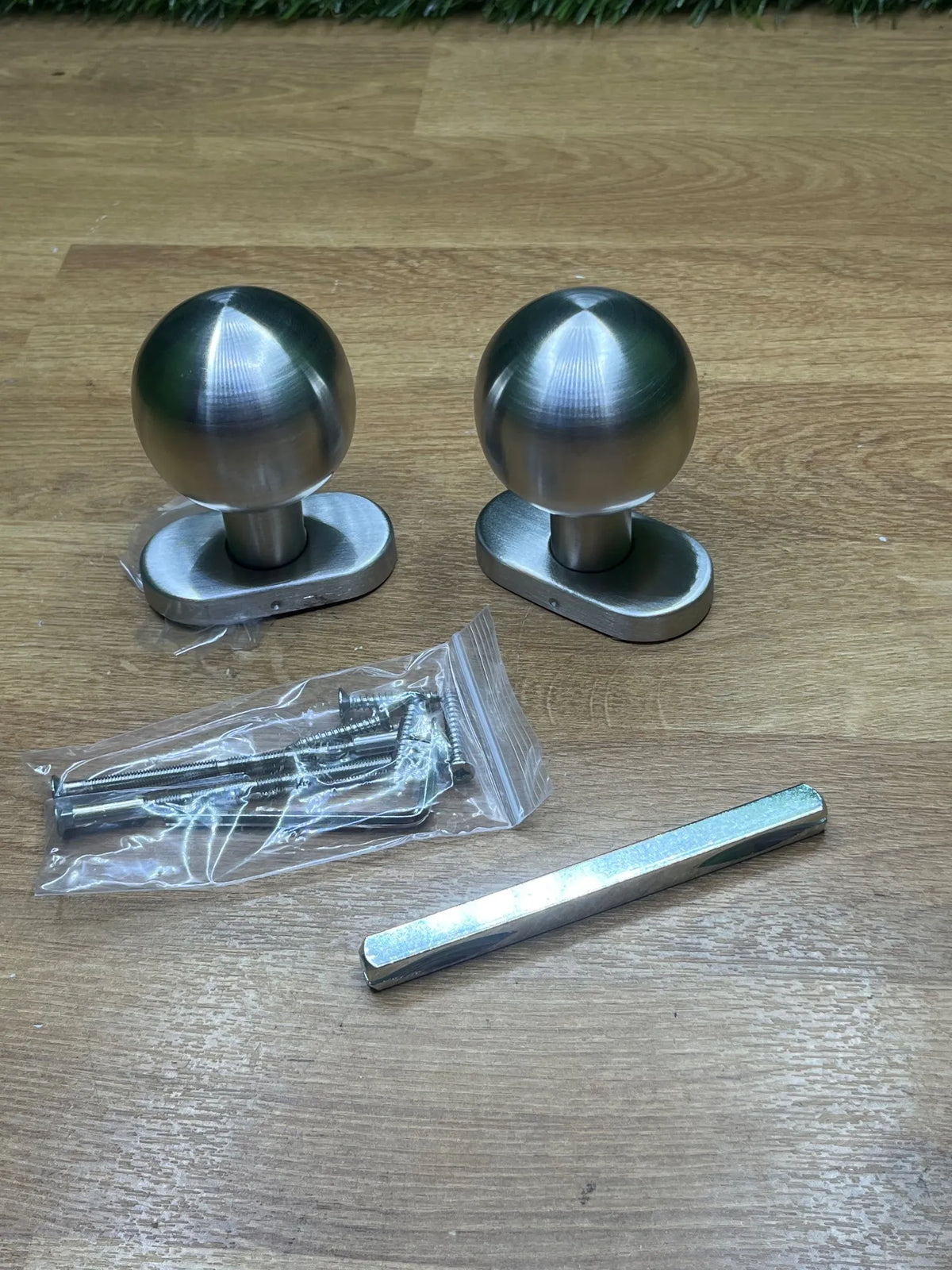 Juego de Pomos Fijos Redondos para Puertas Amig