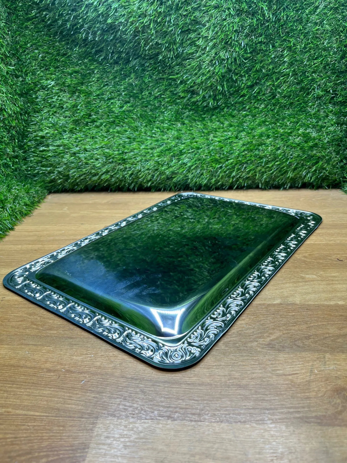 Bandeja de acero inoxidable con borde decorativo APS