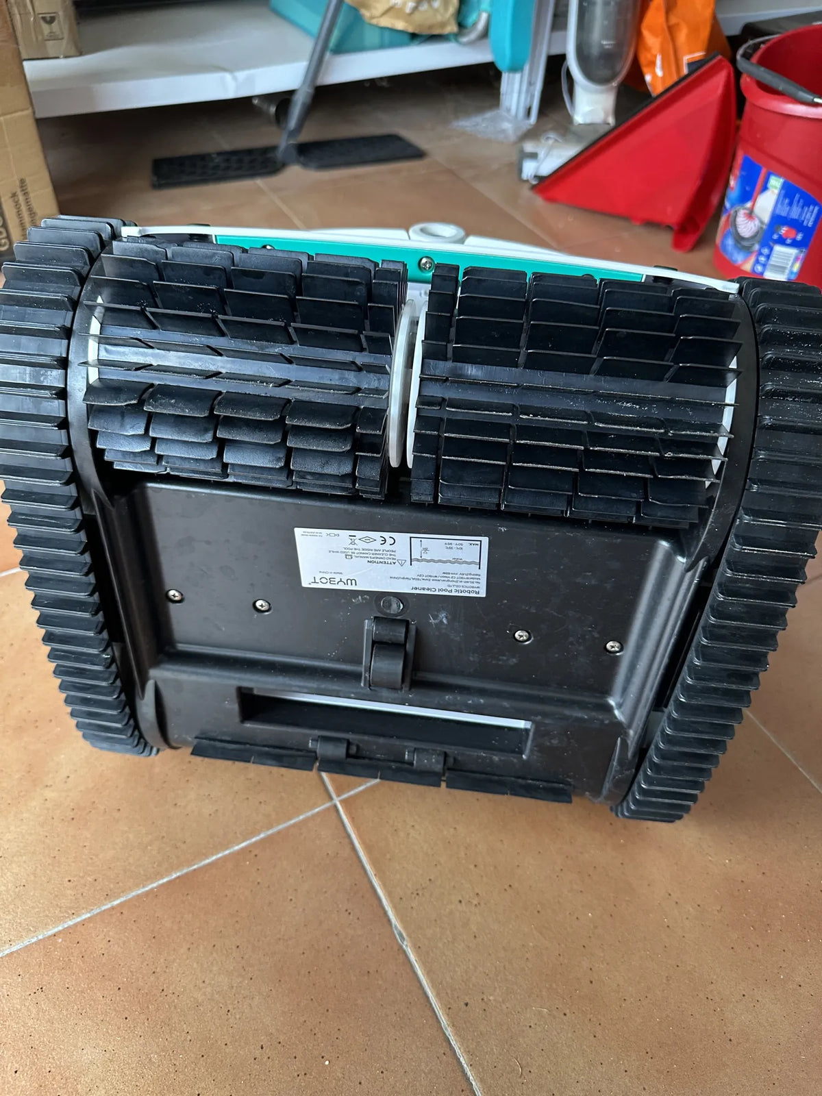Robot piscina limpiafondos WYBOT C2