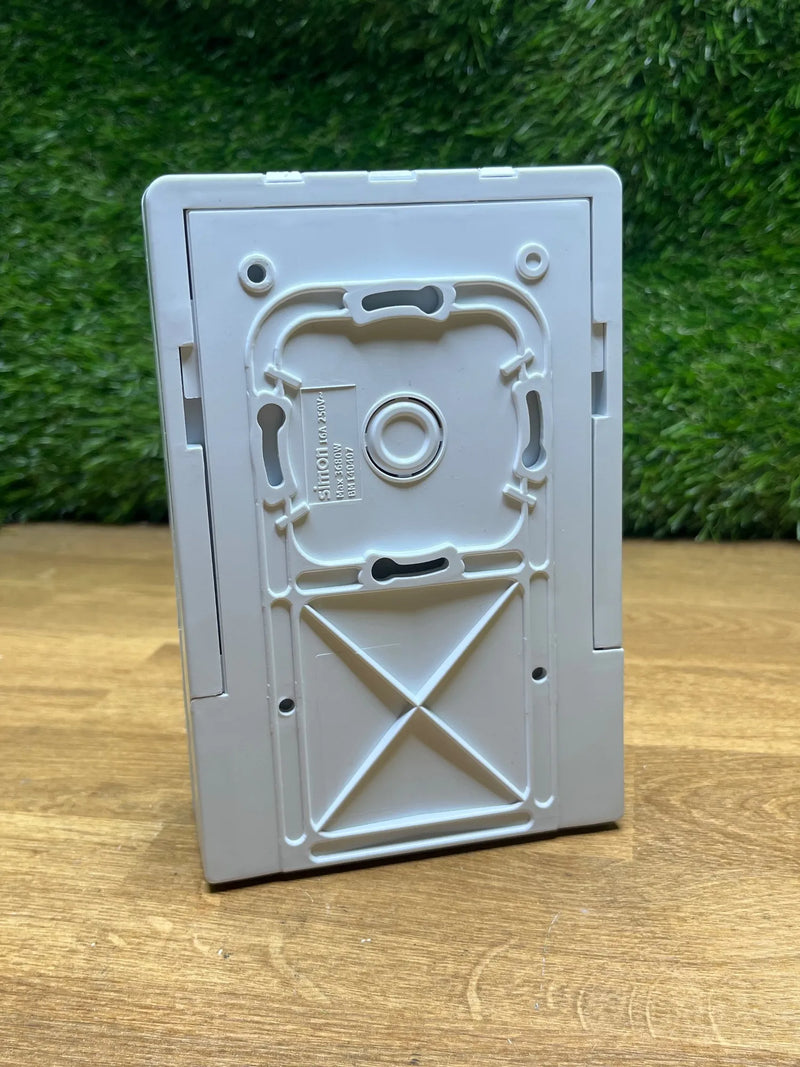 Enchufe Múltiple Multifix SIMON BRICO