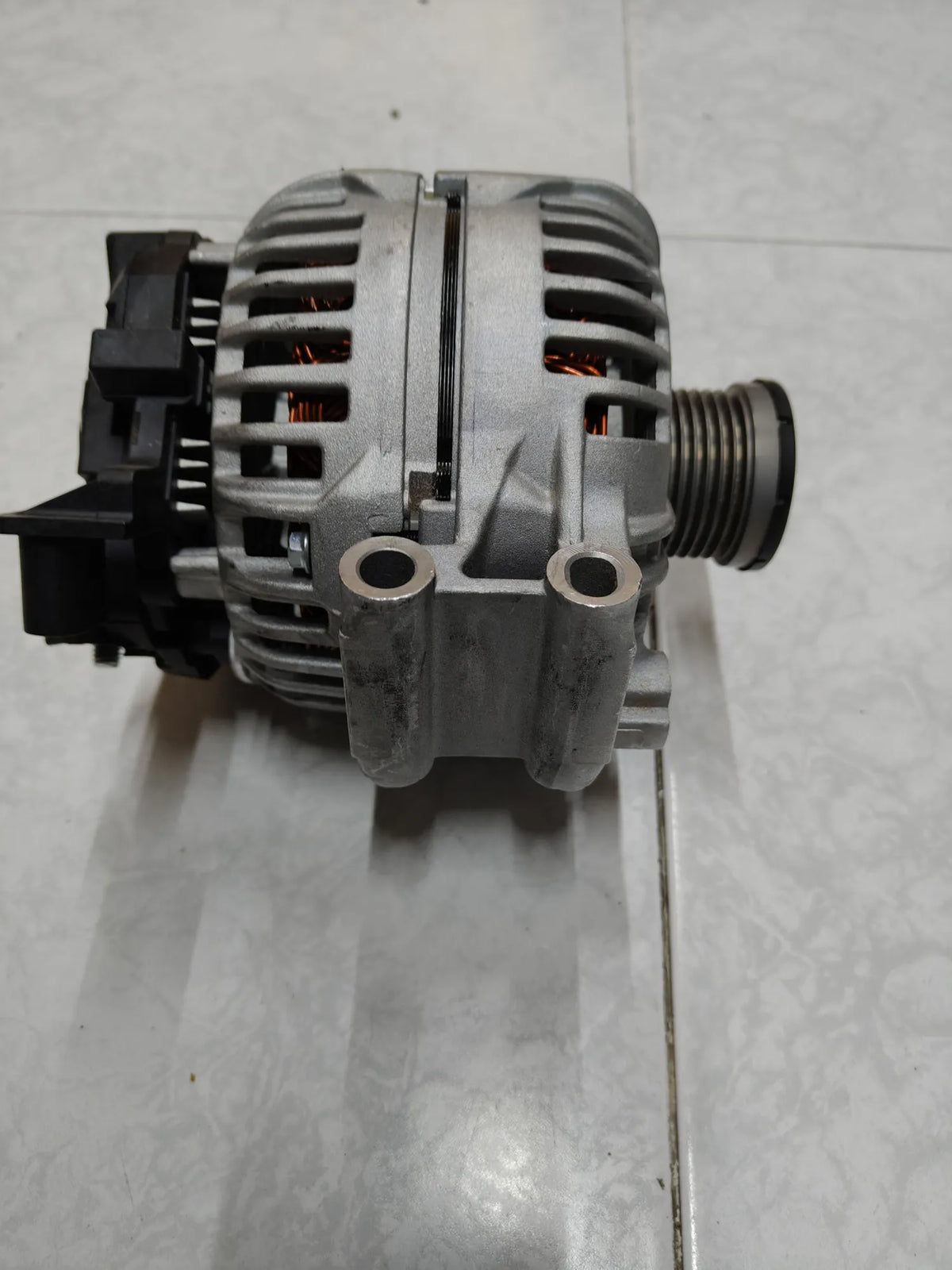 Alternador - 14V - 150A HELLA
