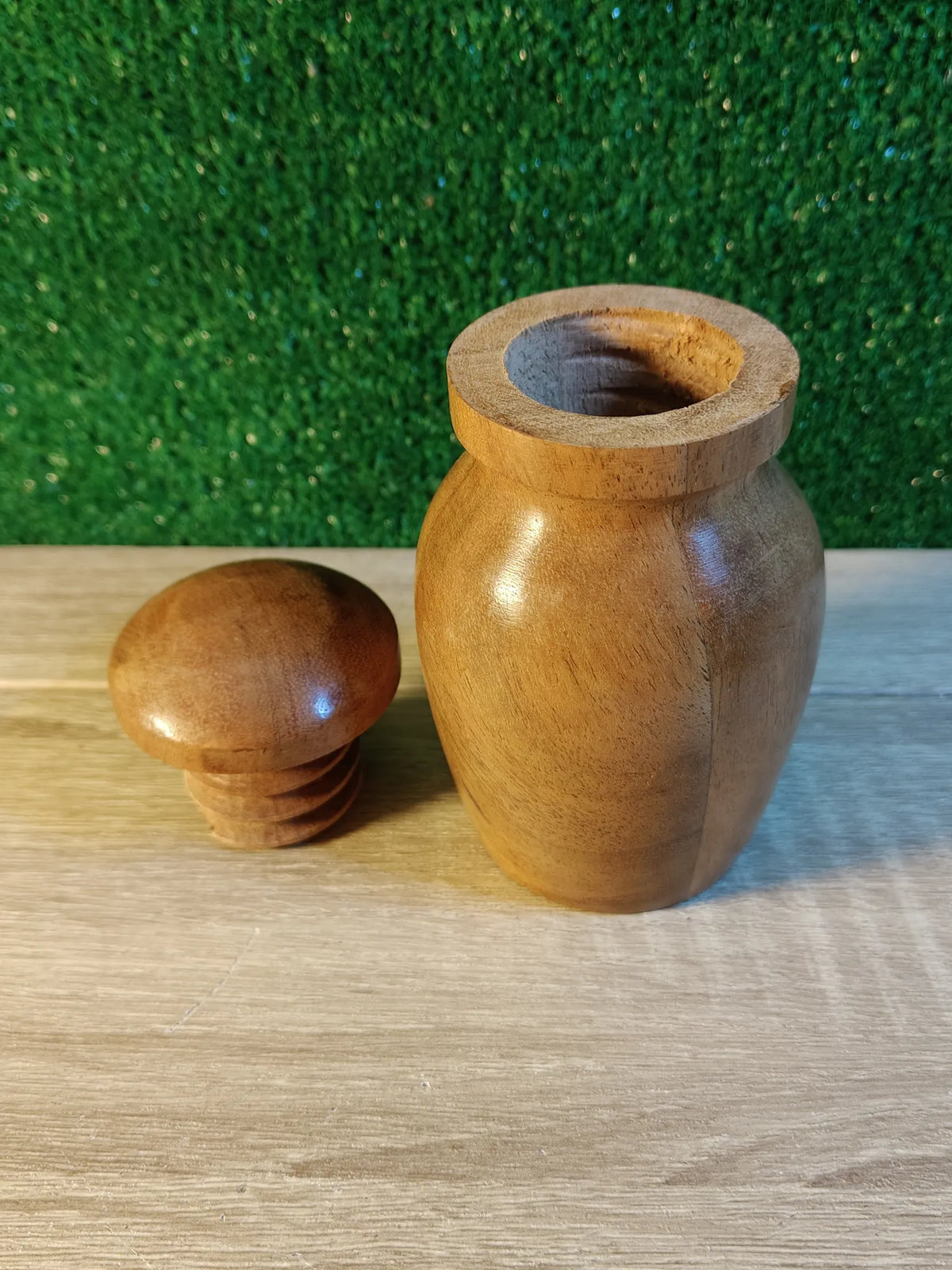 Urna de madera de acacia pequeña para perro