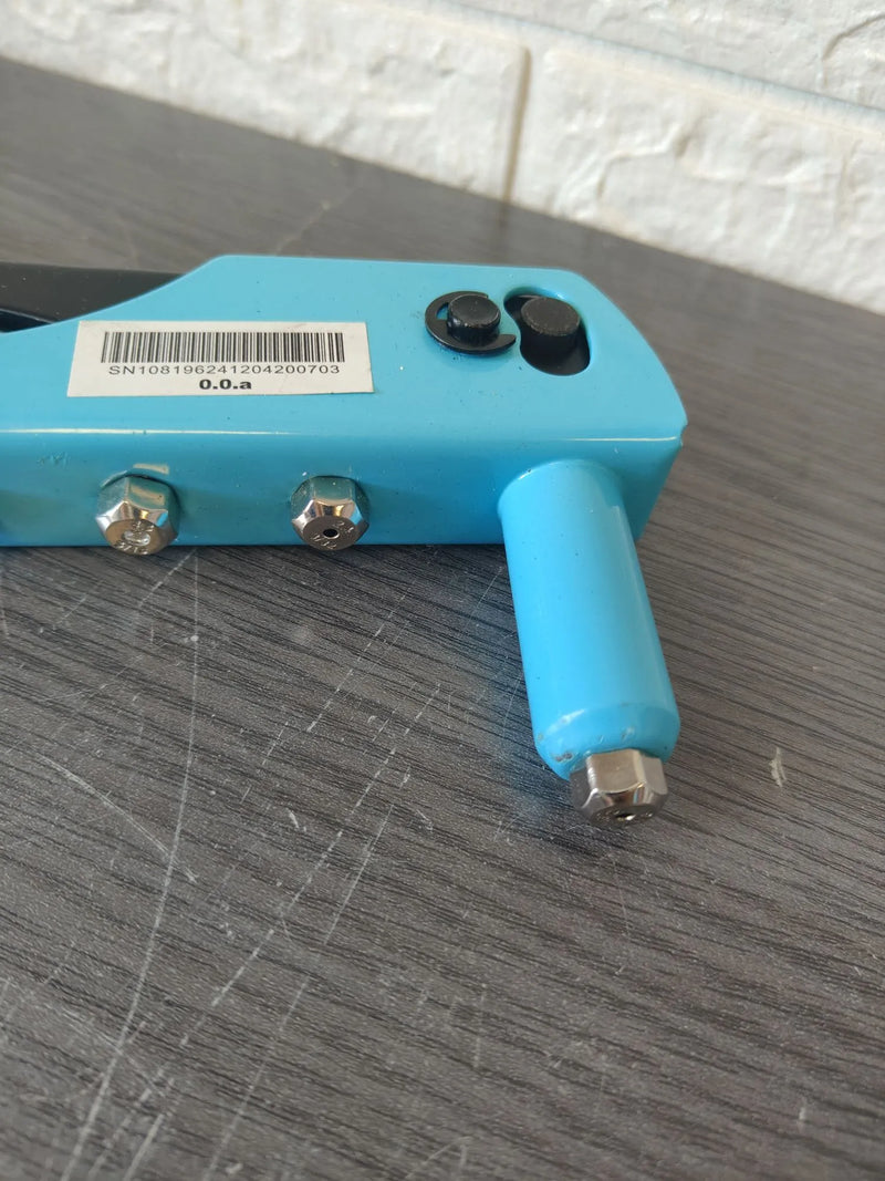 Remachadora manual - Cecotec