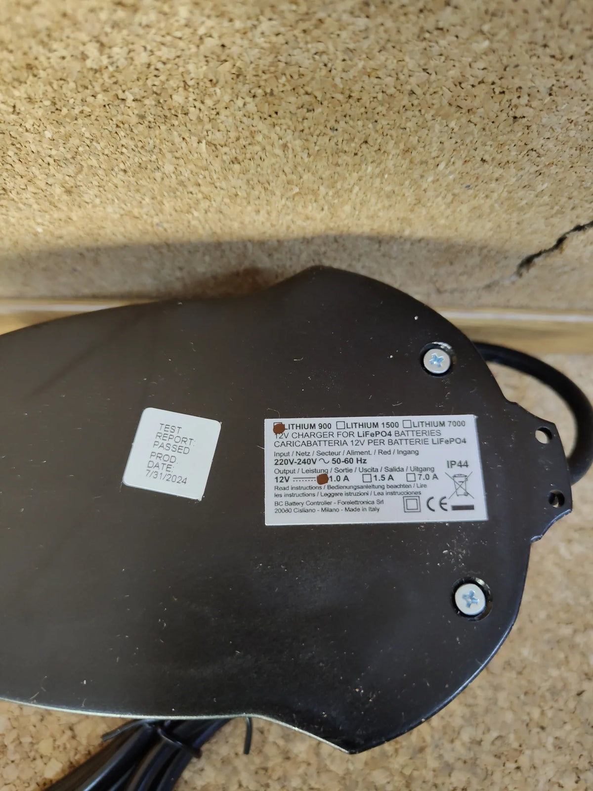 Cargador mantenedor Inteligente para baterías de Arranque de Litio de 12V