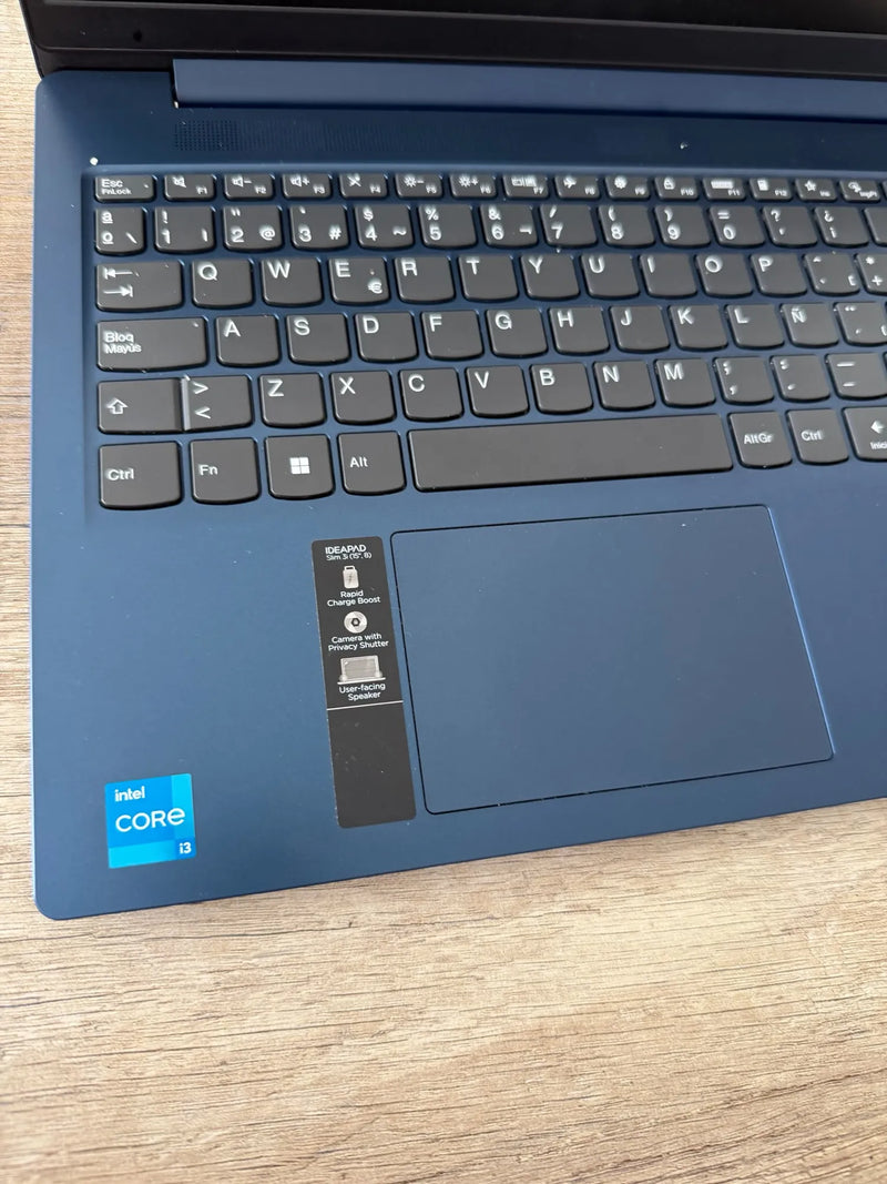 Portátil Lenovo IdeaPad Slim 3