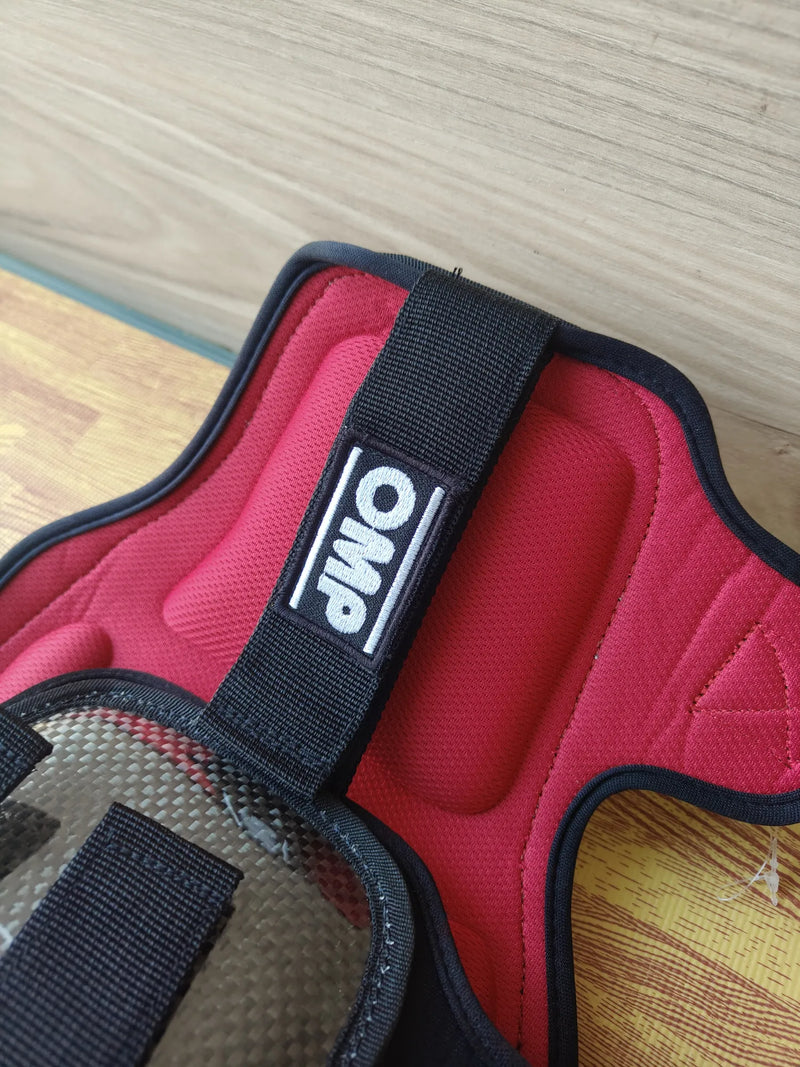 Protector de costillas de fibra de carbono - OMP
