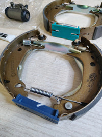 Zapatas de freno 8DB 355 003-661 - HELLA