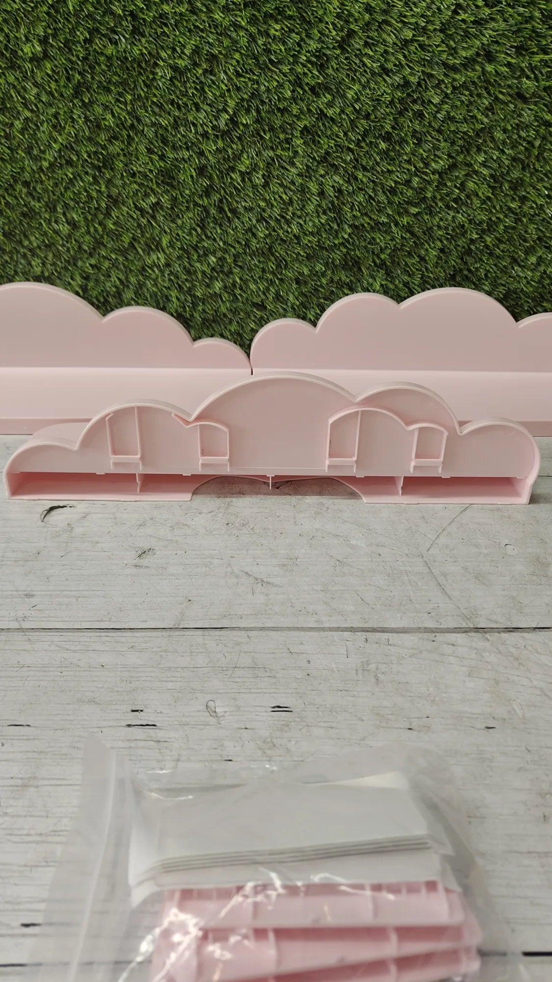 Estantería en forma de nube para habitación infantil