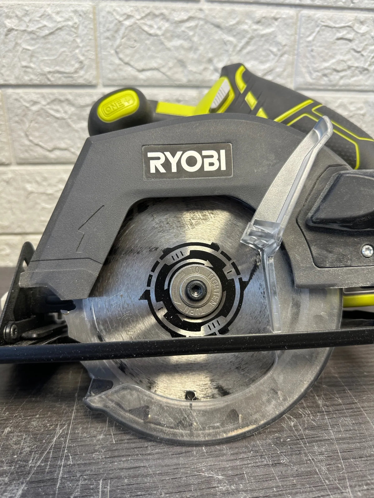 Sierra circular RYOBI