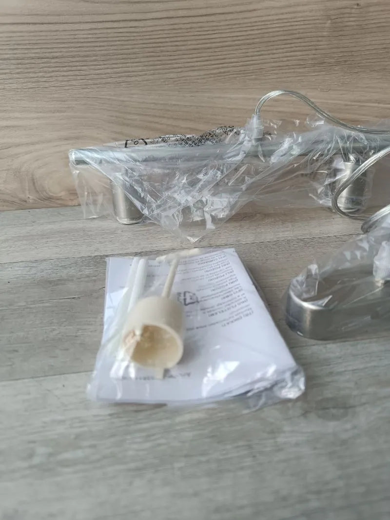 Luz colgante, de 3 x E14-40W, ajustable en altura