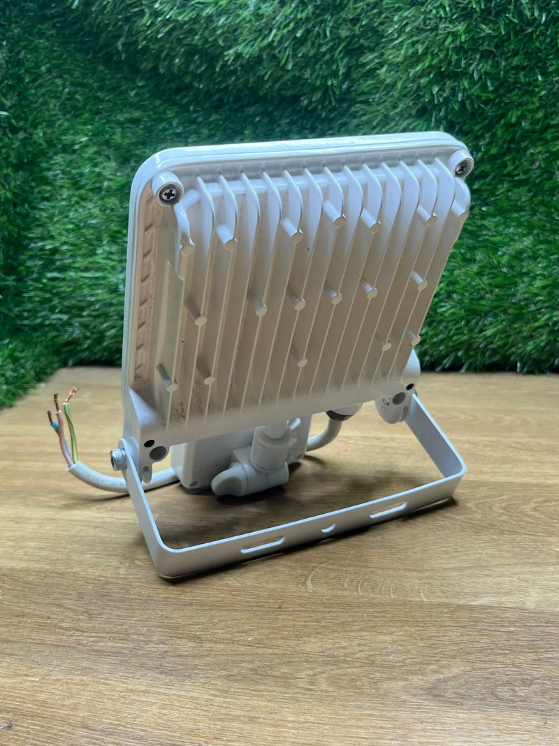 Foco con Sensor con 30W ENDURA