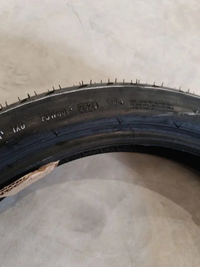 PirellI Angel City 90-90- 17 m-c 49s tl delantera