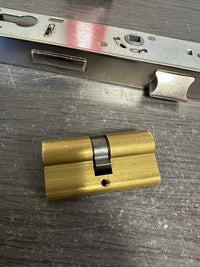 Cerradura metálica