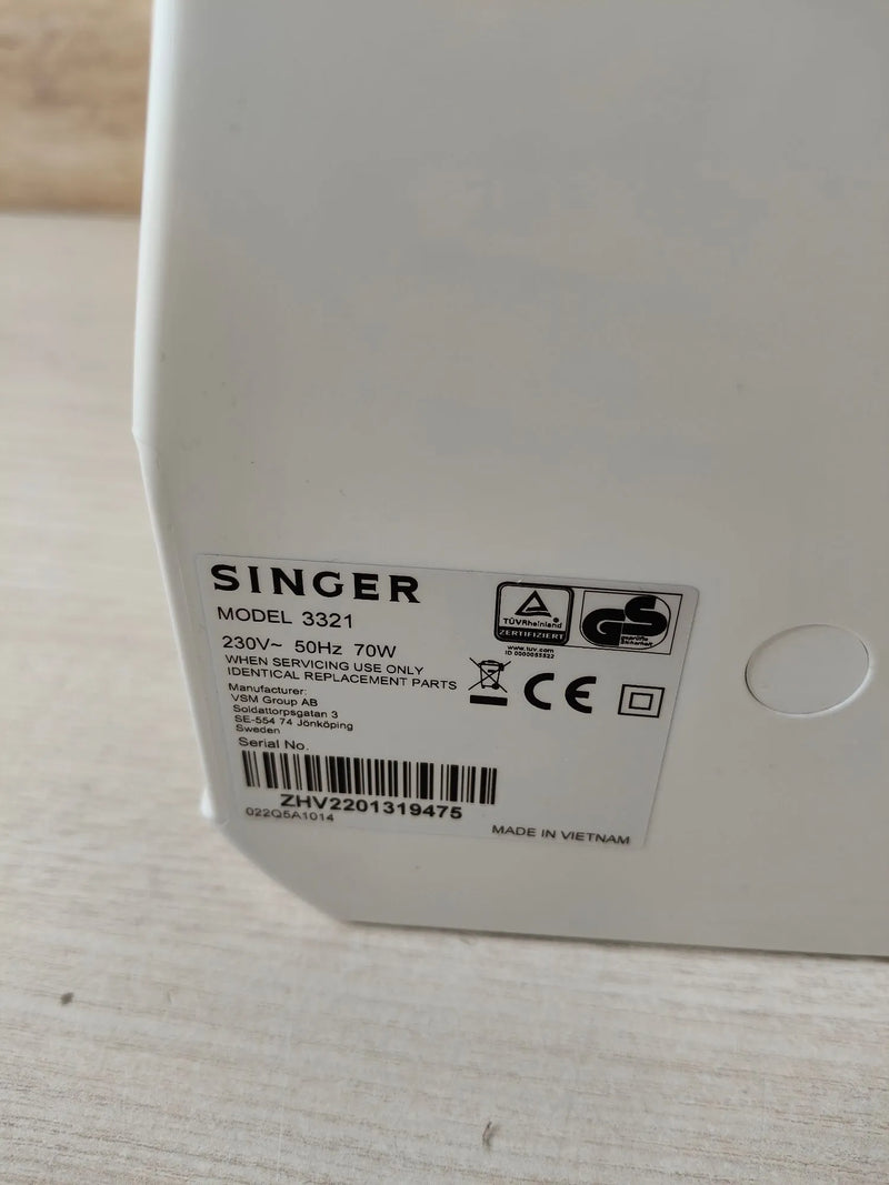 Máquina de Coser Mecánica - SINGER