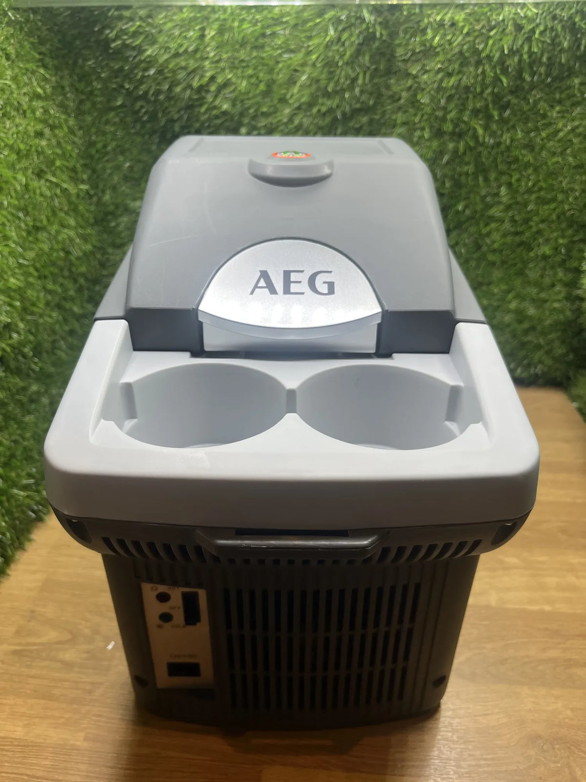 Nevera y Calentador termoeléctrico para Coche AEG