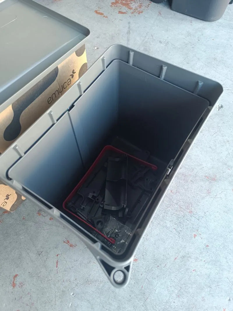 Contenedor de basura incorporado para gabinete