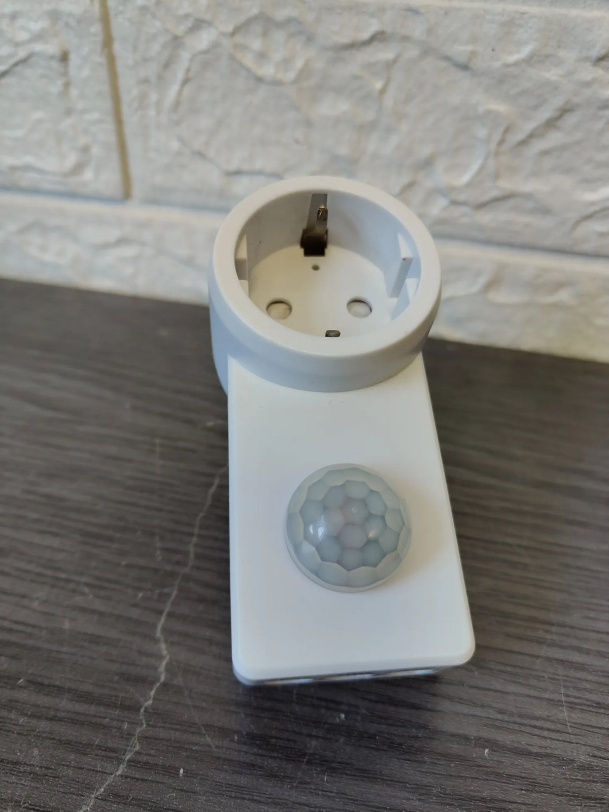 Enchufe con detector de movimiento