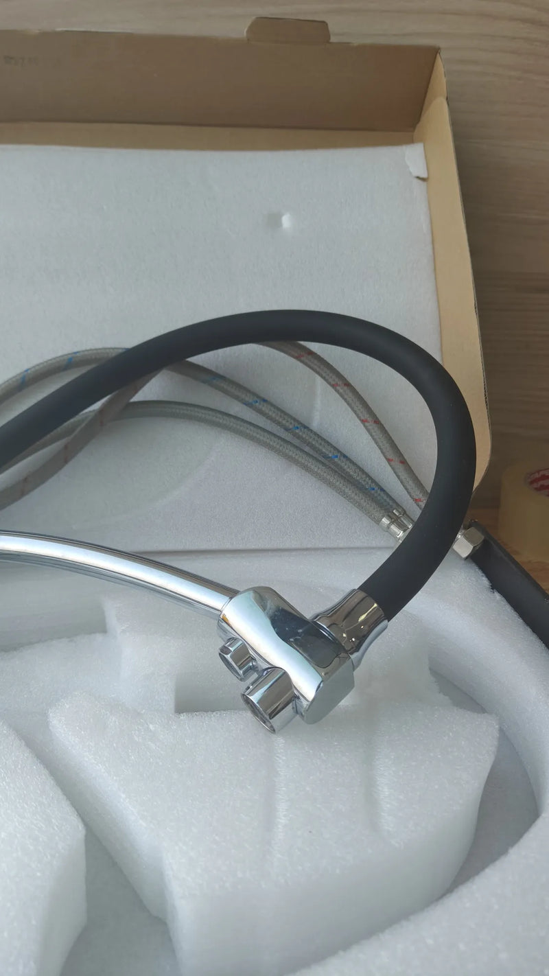 Grifo de cocina Ibergrif negro con caño flexible, rociador 3 en 1