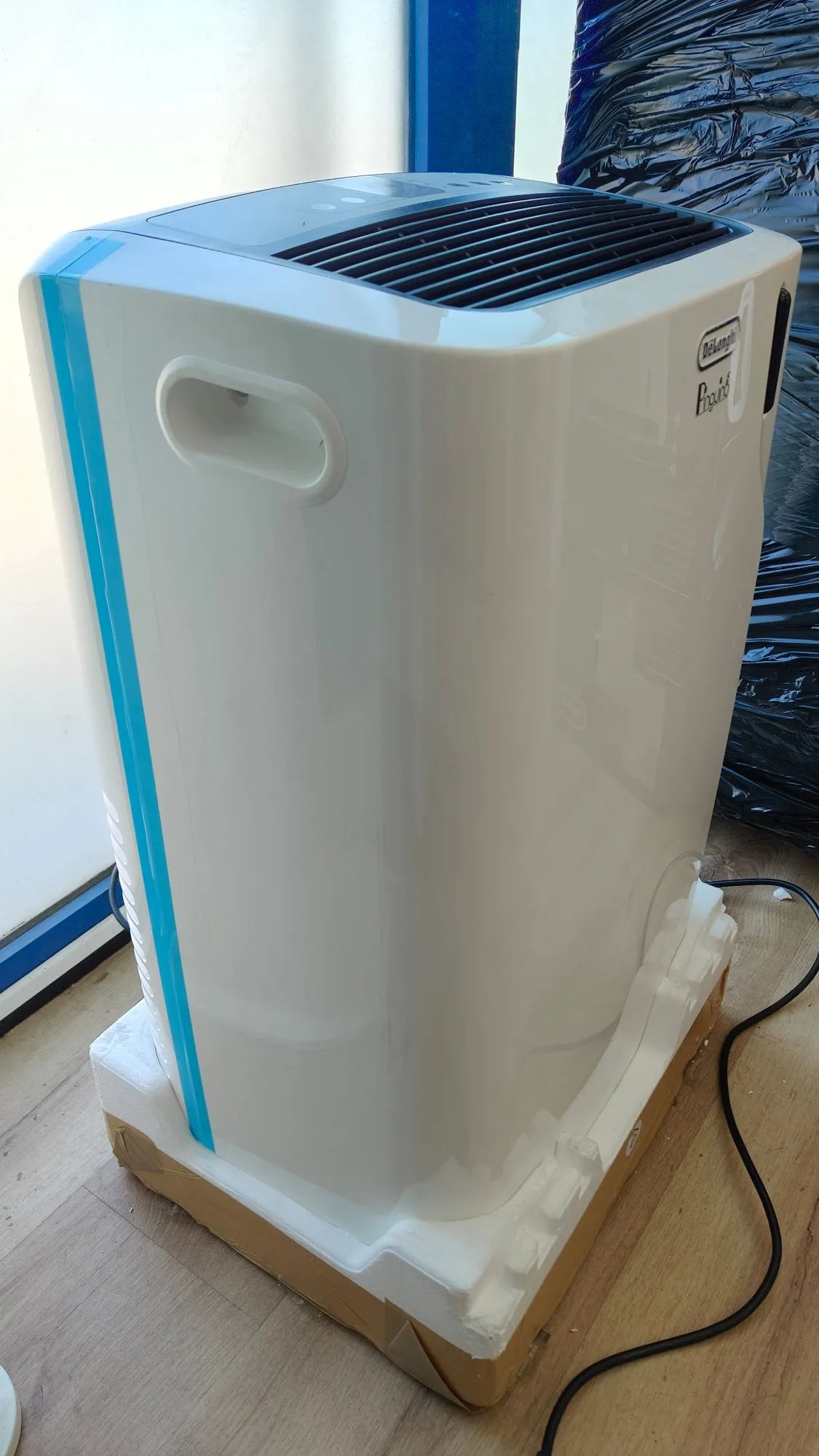 Acondicionado Portátil 9.800 BTU/h, 2.5 kW, hasta 85m³