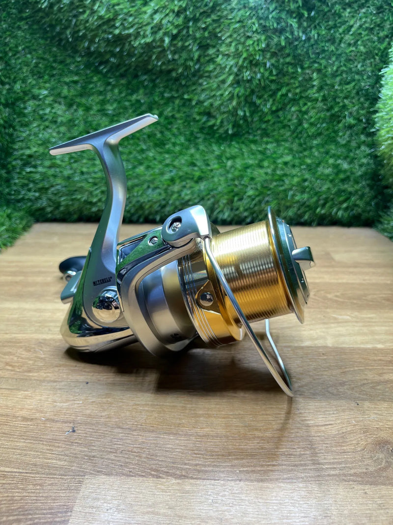 Carrete Giratorio de Agua Salada Mitchell MX Surf