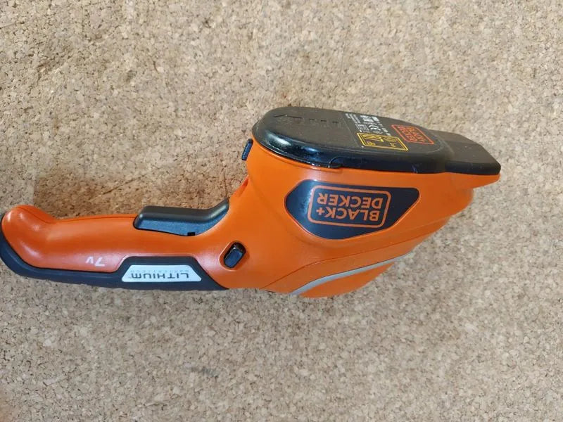 Tijera cortasetos 3.6V litio BLACK+DECKER
