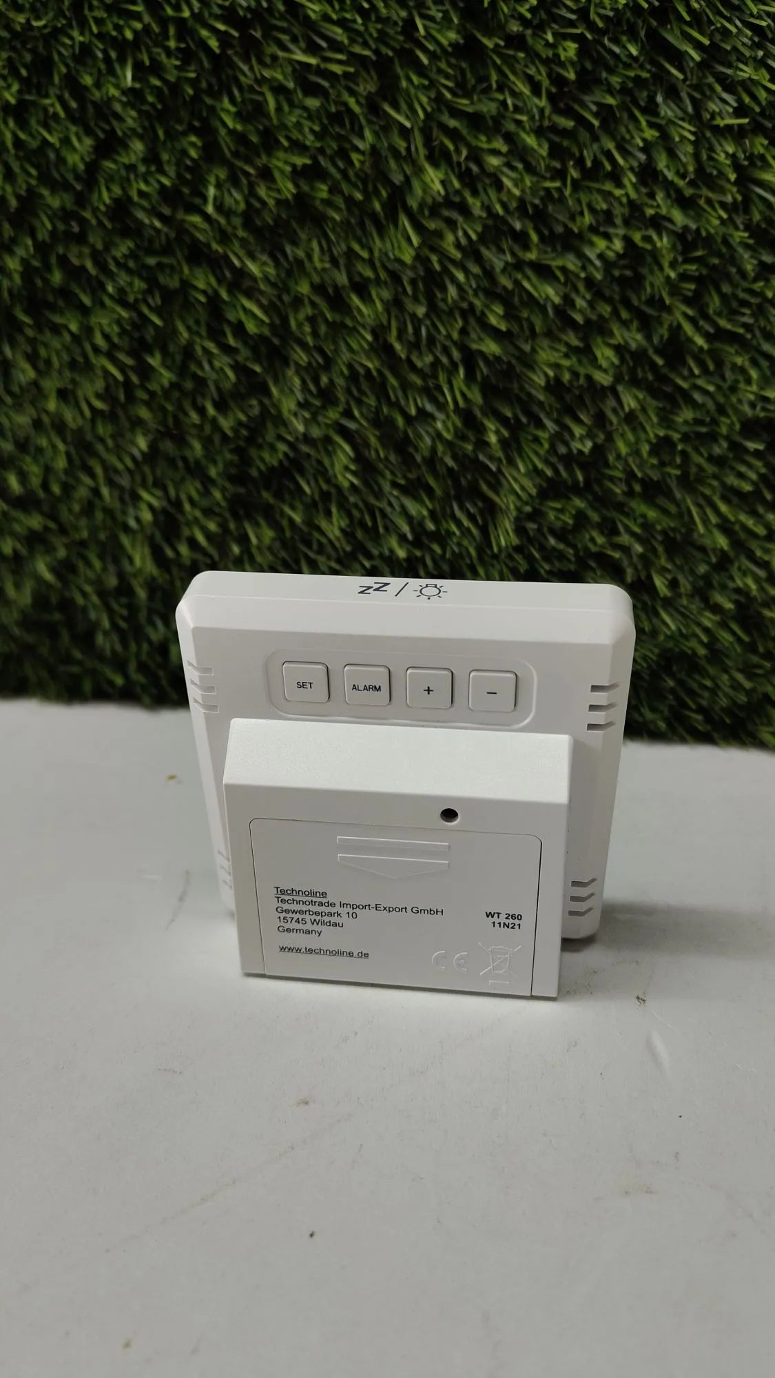 Radio Despertador con indicador de Temperatura